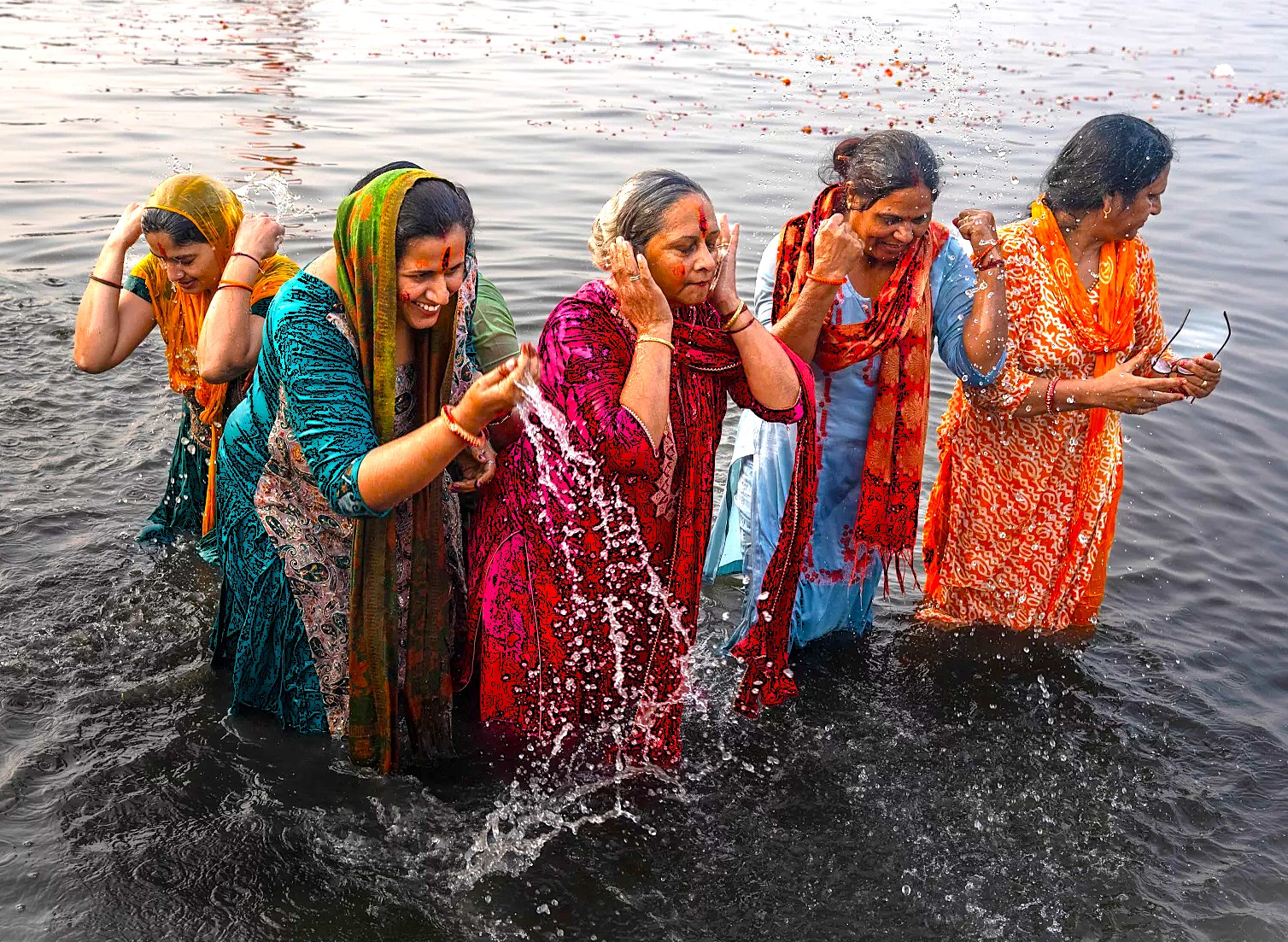 Discover India's architectural marvels in Andhra Pradesh, where the historic Veerabhadra Temple near Lepakshi proudly showcases its famed floating pillar, a testament to ancient engineering and profound cultural heritage.