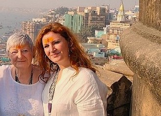 Tourists exploring the spiritual heritage of India can discover marvels in Andhra Pradesh, like the historic Veerabhadra Temple, renowned for the incredible mystery of the Lepakshi floating pillar.