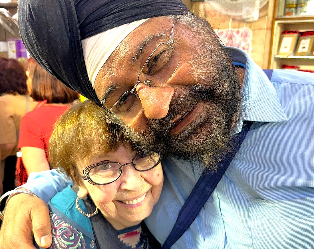 "Experience authentic Kashmiri hospitality and safe travel for women, exploring Srinagar’s Dal Lake, saffron fields, Dachigam National Park, cable car rides, and the scenic railway journey through the majestic lower Himalayas." "Experience authentic Kashmiri hospitality and safe travel for women, exploring Srinagar’s Dal Lake, saffron fields, Dachigam National Park, cable car rides, and the scenic railway journey through the majestic lower Himalayas."