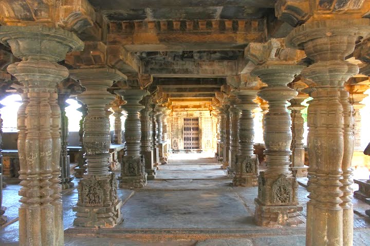 Within Kalyani, roaring kitchens embodied medieval Deccan royal cuisine and temple-linked feeding traditions under the Western Chalukyas. Before sunrise, cooks lit great hearths under enormous copper and iron cauldrons, boiling rice, millets and lentils for guards, scribes, priests, artisans and visiting envoys. Spice pastes of coriander, cumin, pepper, tamarind, ginger, garlic and coconut perfumed the corridors. Granaries and gardens supplied vegetables, pulses and ghee; hunters and fishermen brought game and river fish. On holy days, palace and temple kitchens extended meals to crowds as anna-dana charity feasts in Kalyanini Chalukya religious centers, turning food into visible proof of wealth, piety and administrative capability. Kalyanini Chalukya Dynasty Karnataka Within Kalyani, roaring kitchens embodied medieval Deccan royal cuisine and temple-linked feeding traditions under the Western Chalukyas. Before sunrise, cooks lit great hearths under enormous copper and iron cauldrons, boiling rice, millets and lentils for guards, scribes, priests, artisans and visiting envoys. Spice pastes of coriander, cumin, pepper, tamarind, ginger, garlic and coconut perfumed the corridors. Granaries and gardens supplied vegetables, pulses and ghee; hunters and fishermen brought game and river fish. On holy days, palace and temple kitchens extended meals to crowds as anna-dana charity feasts in Kalyanini Chalukya religious centers, turning food into visible proof of wealth, piety and administrative capability. Kalyanini Chalukya Dynasty Karnataka