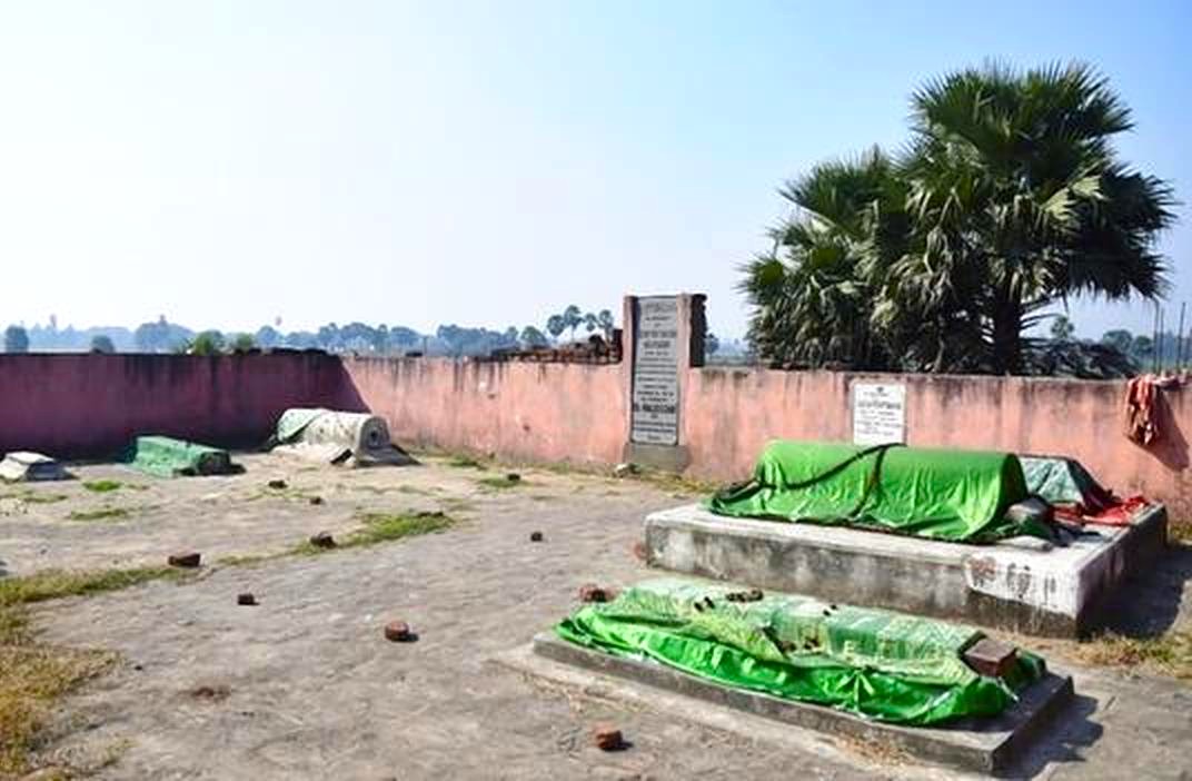 Chak graves Chak graves