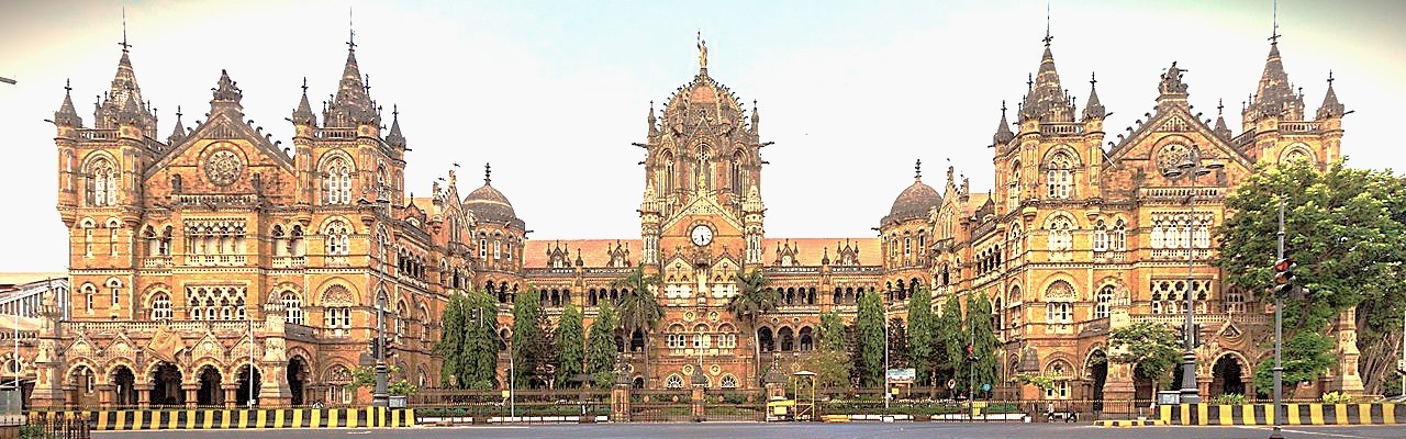 Wow, what an opportunity for photography, reflecting the unique aesthetic of this truly historic site! The combination of intricate stonework, majestic ceilings, and the station's bustling atmosphere creates a wonderfully vibrant backdrop for your most stunning images. The composition of flowing trains arriving and departing against the grand, ornate edifice makes for truly captivating photographs that capture the very essence of the travel experience. You will find countless little details - like the many ornate carvings and glow of stained glass - that add that perfect touch. Wow, what an opportunity for photography, reflecting the unique aesthetic of this truly historic site! The combination of intricate stonework, majestic ceilings, and the station's bustling atmosphere creates a wonderfully vibrant backdrop for your most stunning images. The composition of flowing trains arriving and departing against the grand, ornate edifice makes for truly captivating photographs that capture the very essence of the travel experience. You will find countless little details - like the many ornate carvings and glow of stained glass - that add that perfect touch.