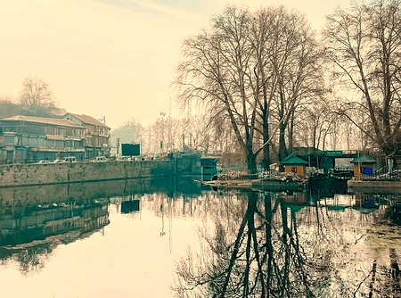 "Experience the diverse beauty of Kashmir, visiting Srinagar’s historic Dal Gate and vibrant Floating Markets, enjoying a traditional Dal Lake shikara boat ride, and exploring the alpine Gulmarg Gondola alongside the breathtaking scenery of Beetab and Aru Valleys." "Experience the diverse beauty of Kashmir, visiting Srinagar’s historic Dal Gate and vibrant Floating Markets, enjoying a traditional Dal Lake shikara boat ride, and exploring the alpine Gulmarg Gondola alongside the breathtaking scenery of Beetab and Aru Valleys."