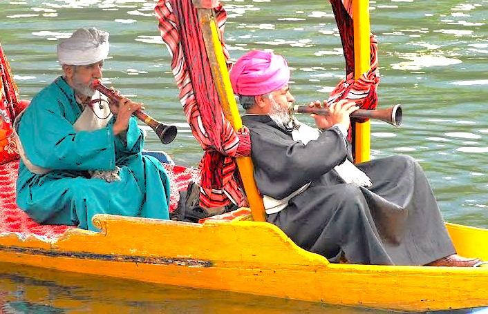 "Experience the best of Kashmir, from a serene Dal Lake shikara boat ride near Dal Gate and Srinagar's Floating Markets to the breathtaking alpine adventures of the Gulmarg Gondola and Beetab and Aru Valleys." "Experience the best of Kashmir, from a serene Dal Lake shikara boat ride near Dal Gate and Srinagar's Floating Markets to the breathtaking alpine adventures of the Gulmarg Gondola and Beetab and Aru Valleys."
