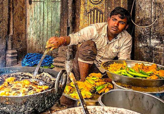A street food vendor in India, a common sight in cities like Delhi, Jaipur (Rajasthan), Varanasi, Mysore, and Kochi, and near landmarks like the UNESCO Ellora Caves. A street food vendor in India, a common sight in cities like Delhi, Jaipur (Rajasthan), Varanasi, Mysore, and Kochi, and near landmarks like the UNESCO Ellora Caves.