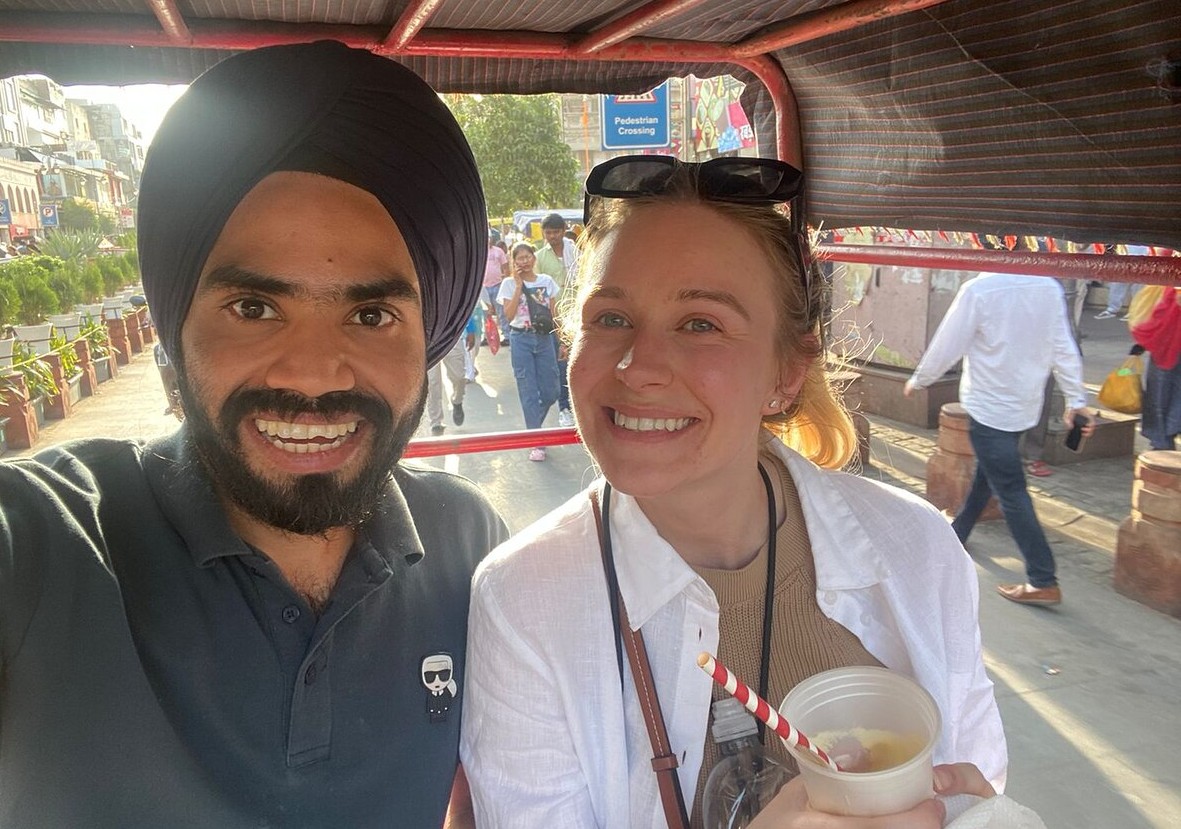  Enjoy a vibrant rickshaw ride near Karangi Lake in Mysore, Karnataka, India, capturing urban charm, street culture, scenic local adventure tourism memorable experience.