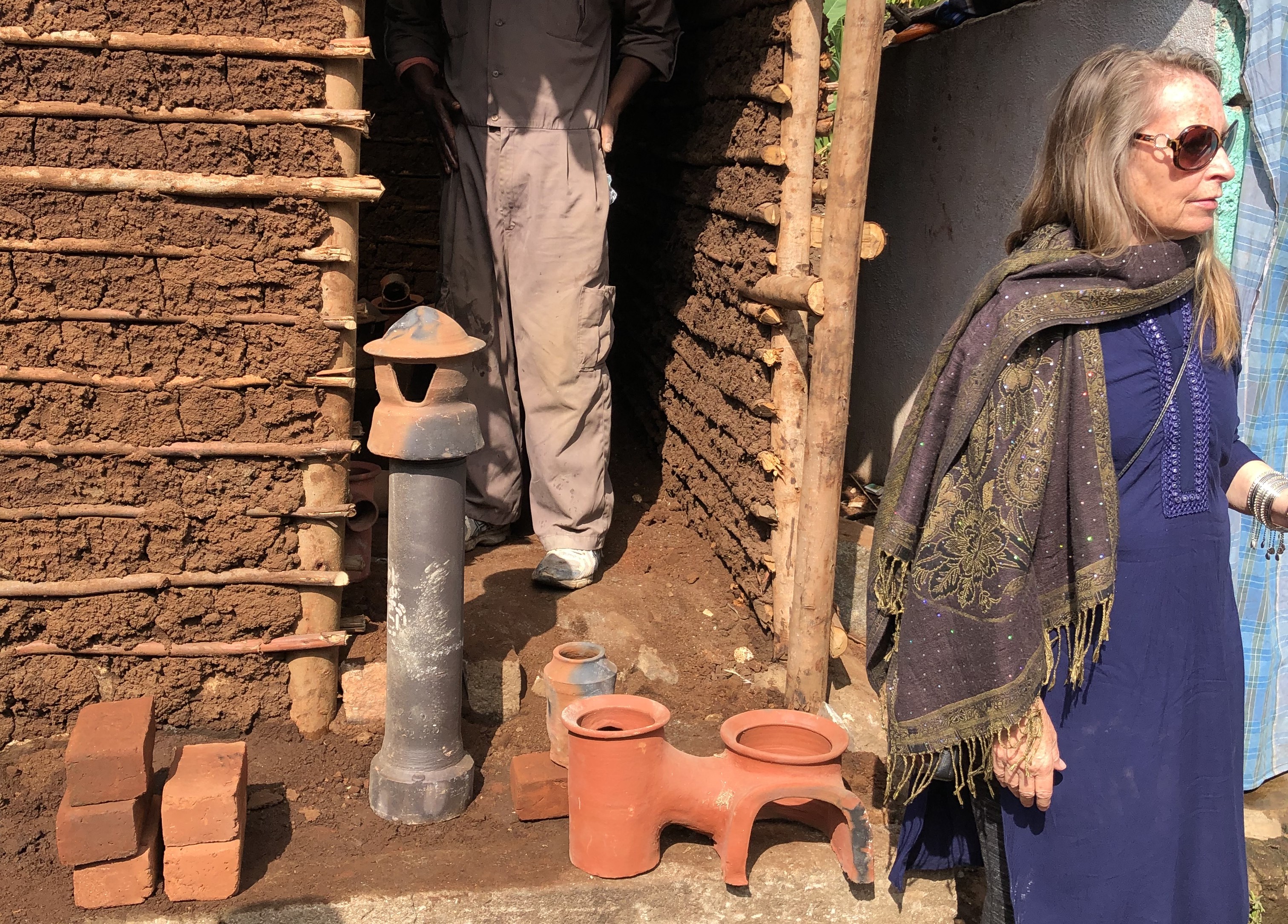 Kids Health India Smokeless Stove Project installs smokeless stoves in South India’s Palani Hills around Kodaikanal, Tamil Nadu, improving air quality and protecting family health.