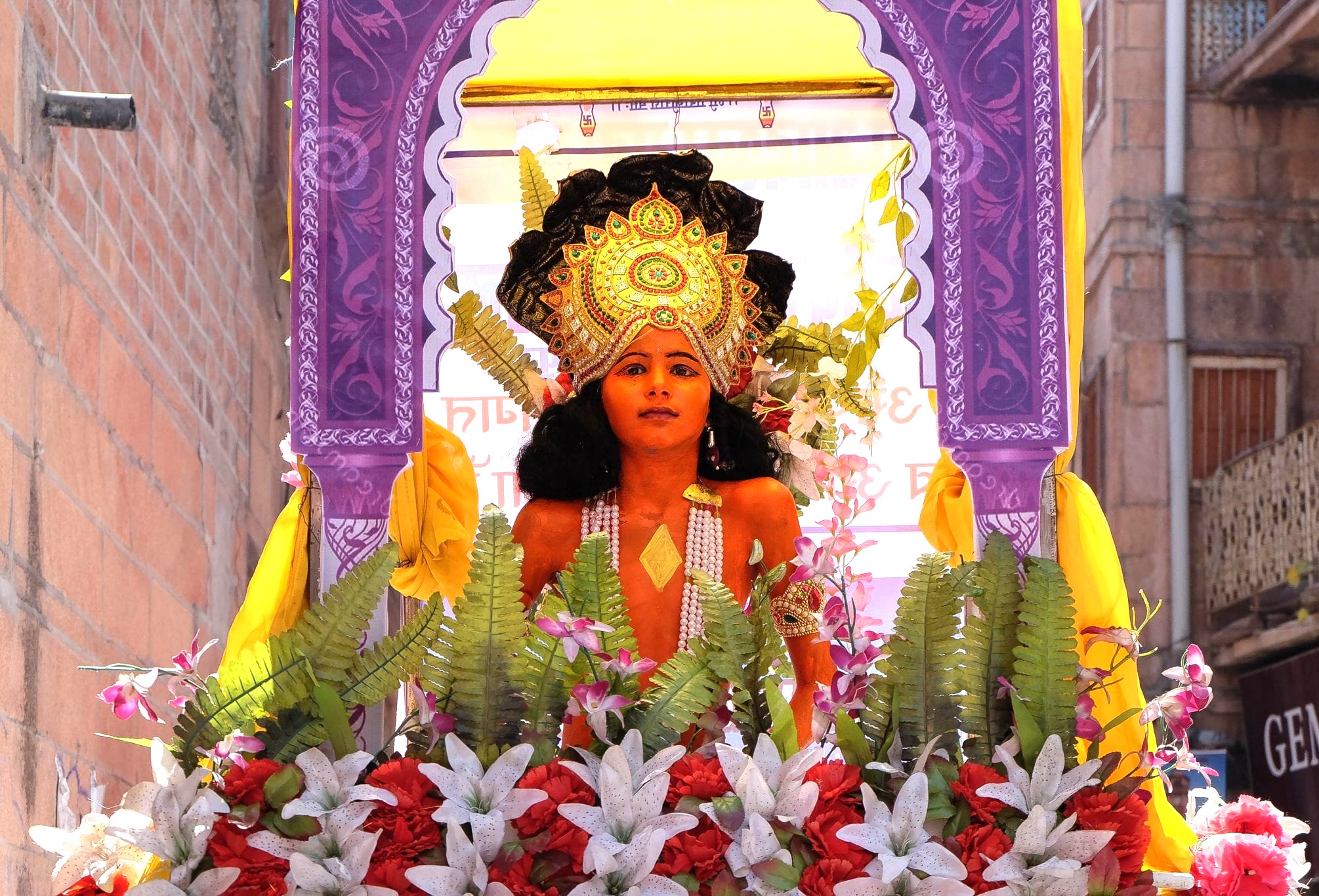 Exploring the surrounding areas, reveals wonderful surprises beyond the main pathways. As we walk through the village, we may stumble upon local artisans at work, crafting traditional textiles and pottery using age-old methods. Small shops lining the paths display carefully made handicrafts that reflect the rich culture and artistry of the area. Engaging with the artisans allows us to learn about their techniques and the stories behind their creations, providing a sense of connection to the local heritage. Exploring the surrounding areas, reveals wonderful surprises beyond the main pathways. As we walk through the village, we may stumble upon local artisans at work, crafting traditional textiles and pottery using age-old methods. Small shops lining the paths display carefully made handicrafts that reflect the rich culture and artistry of the area. Engaging with the artisans allows us to learn about their techniques and the stories behind their creations, providing a sense of connection to the local heritage.