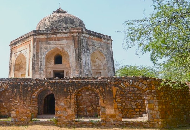 Stately Muhammed Quli Khan Tomb in Delhi, India, nestled within the Qutb Minar complex, exemplifies exquisite Mughal-era architecture, UNESCO heritage appeal, historical monument significance, cultural tourism destination, travel photography hotspot. Stately Muhammed Quli Khan Tomb in Delhi, India, nestled within the Qutb Minar complex, exemplifies exquisite Mughal-era architecture, UNESCO heritage appeal, historical monument significance, cultural tourism destination, travel photography hotspot.