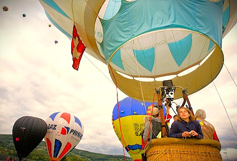 "Explore India from Bangalore-Bangalaru, Karnataka, or near Mysore Palace, experience Munnar Hot Air Ballooning, and visit UNESCO Taj Mahal Agra while in India." "Explore India from Bangalore-Bangalaru, Karnataka, or near Mysore Palace, experience Munnar Hot Air Ballooning, and visit UNESCO Taj Mahal Agra while in India."