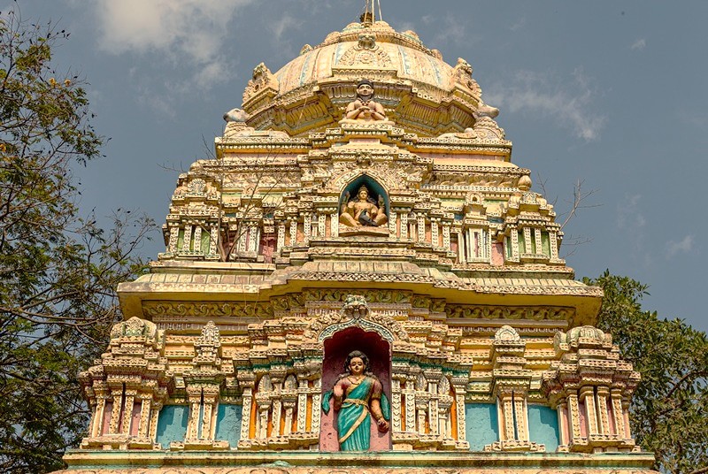 Bangalore exemplifies India's harmonious blend of rich cultural heritage and cutting-edge technology. From the majestic Vidhana Soudha illuminated at night to ancient temples like Nandi Bull, the city preserves its historical essence while embracing progress. Once known as the "Garden City" with lush spaces like Cubbon Park and Lalbagh, Bangalore transformed into India's "Silicon Valley" during the tech boom. This unique evolution offers a captivating experience where one can wander from a traditional silk sari shop to aplace. Bangalore exemplifies India's harmonious blend of rich cultural heritage and cutting-edge technology. From the majestic Vidhana Soudha illuminated at night to ancient temples like Nandi Bull, the city preserves its historical essence while embracing progress. Once known as the "Garden City" with lush spaces like Cubbon Park and Lalbagh, Bangalore transformed into India's "Silicon Valley" during the tech boom. This unique evolution offers a captivating experience where one can wander from a traditional silk sari shop to aplace.