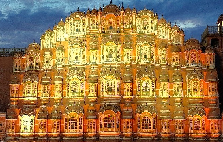 Discover the royal UNESCO heritage of India in Rajasthan, traveling from Jaipur’s iconic Hawa Mahal and Amber Fort’s Sheesh Mahal to the breathtaking, serene shores of Lake Pichola. Discover the royal UNESCO heritage of India in Rajasthan, traveling from Jaipur’s iconic Hawa Mahal and Amber Fort’s Sheesh Mahal to the breathtaking, serene shores of Lake Pichola.