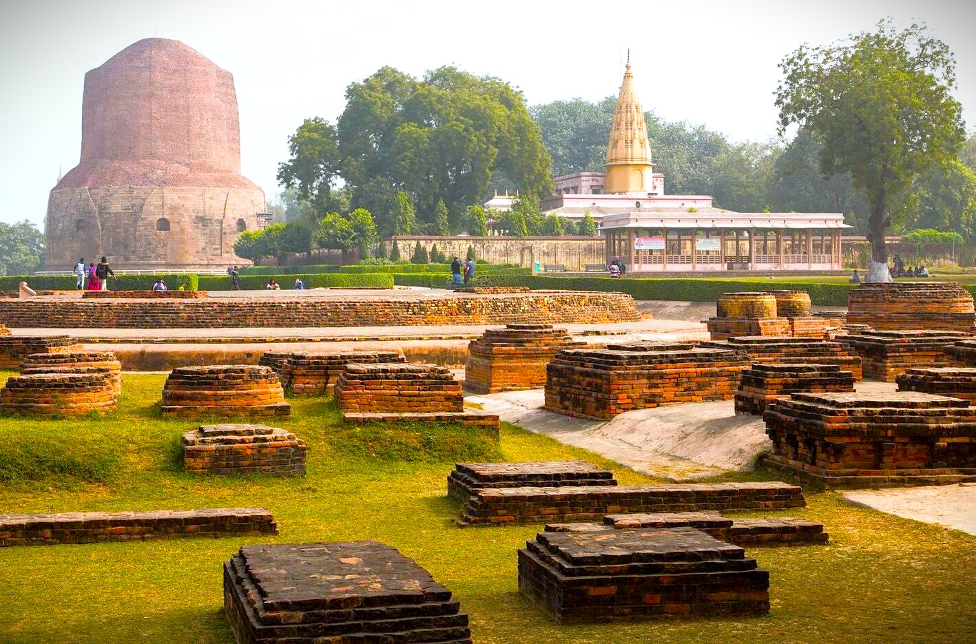 SEO-create a 30 word sentance-SEO high ranking key word Alt Text association - relationship - key words for the subject or nearby Key words-place-combine and create one sentance -include :- India, Varanasi, near Sarnath-Unesco site,