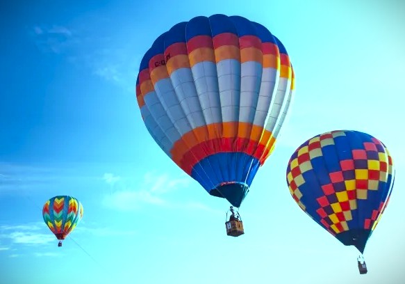 "Experience hot air ballooning in India while you visit Unesco Taj Mahal, a thrilling addition to an itinerary covering Delhi, Rajasthan, and the spiritual city of Varanassi." "Experience hot air ballooning in India while you visit Unesco Taj Mahal, a thrilling addition to an itinerary covering Delhi, Rajasthan, and the spiritual city of Varanassi."