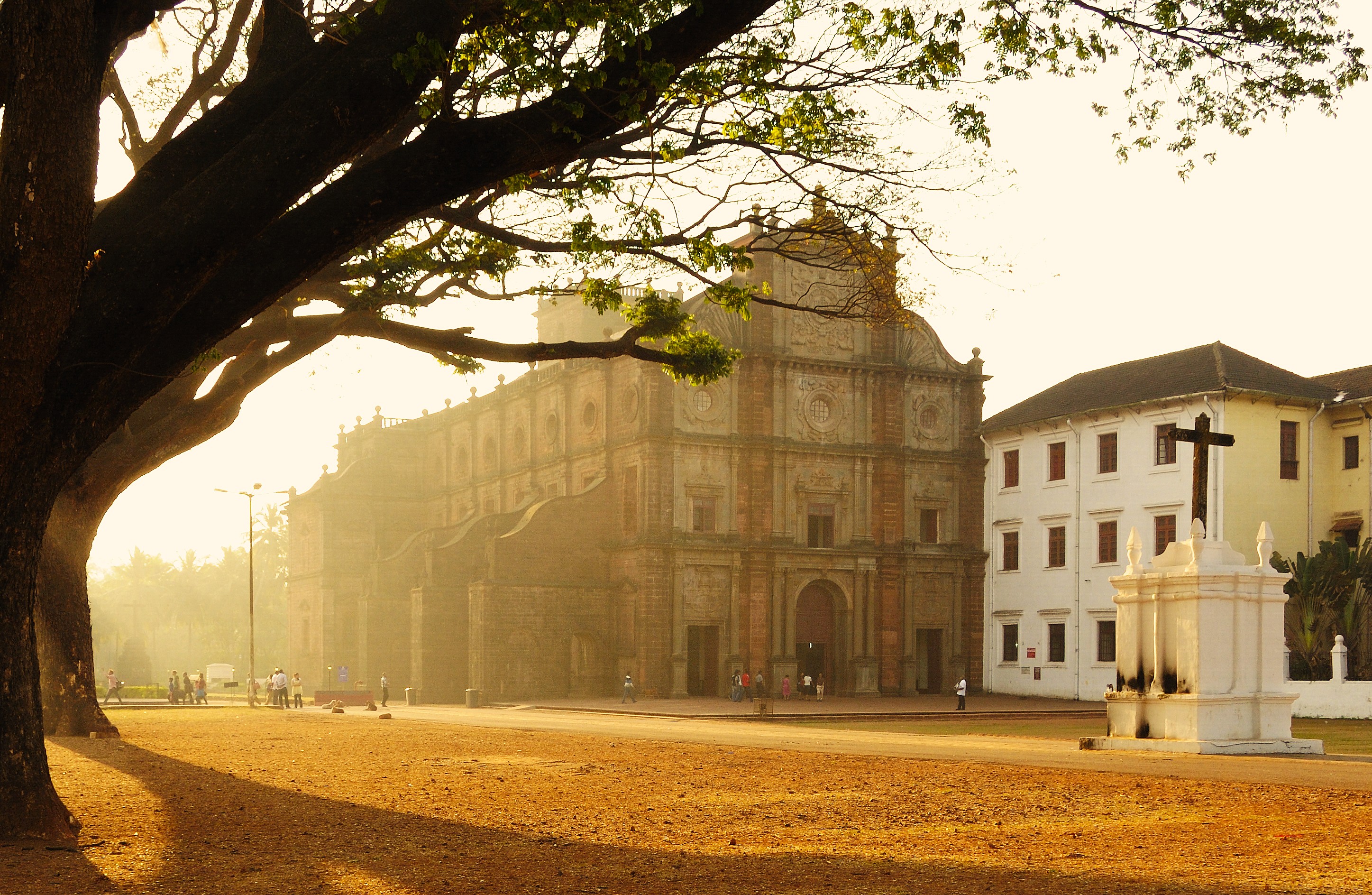 Discover the UNESCO Bom Jesus Basilica in Goa, the serene coastal finale of a Karnataka road trip in India connecting ancient Hampi UNESCO ruins and the cultural vibrancy of Hubli