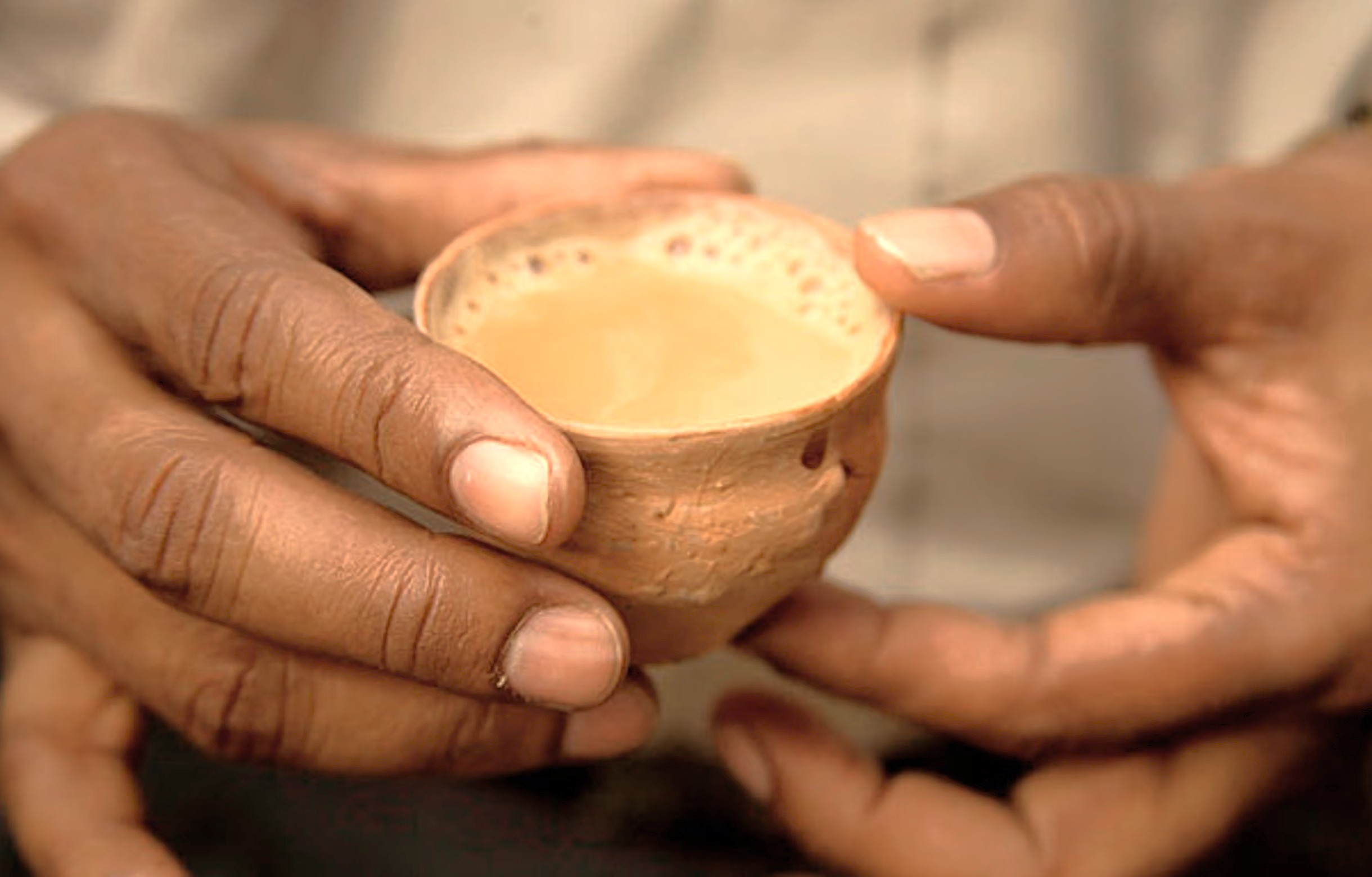 India's iconic Qutb Minar, a towering 73m red sandstone UNESCO World Heritage Site in Delhi, is a must-see historical sight to see and do.