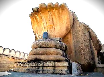The monolithic Nagalinga sculpture near the Veerabhadra Temple in Lepakshi, Andhra Pradesh, India, is another stunning stone marvel, sharing fame with the mysterious Lepakshi floating pillar. The monolithic Nagalinga sculpture near the Veerabhadra Temple in Lepakshi, Andhra Pradesh, India, is another stunning stone marvel, sharing fame with the mysterious Lepakshi floating pillar.