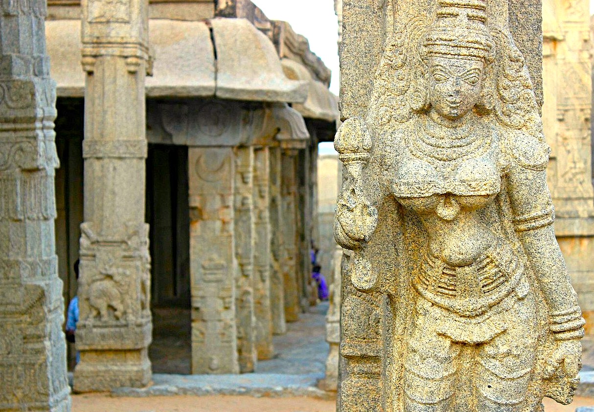 SEO-create a 30 word sentance-SEO high ranking key word Alt Text association - relationship - key words for the subject or nearby Key words-place-combine and create one sentance -include :-  India,  Andhra Pradesh, near Lepakshi floating pillar, Veerabhadra Temple